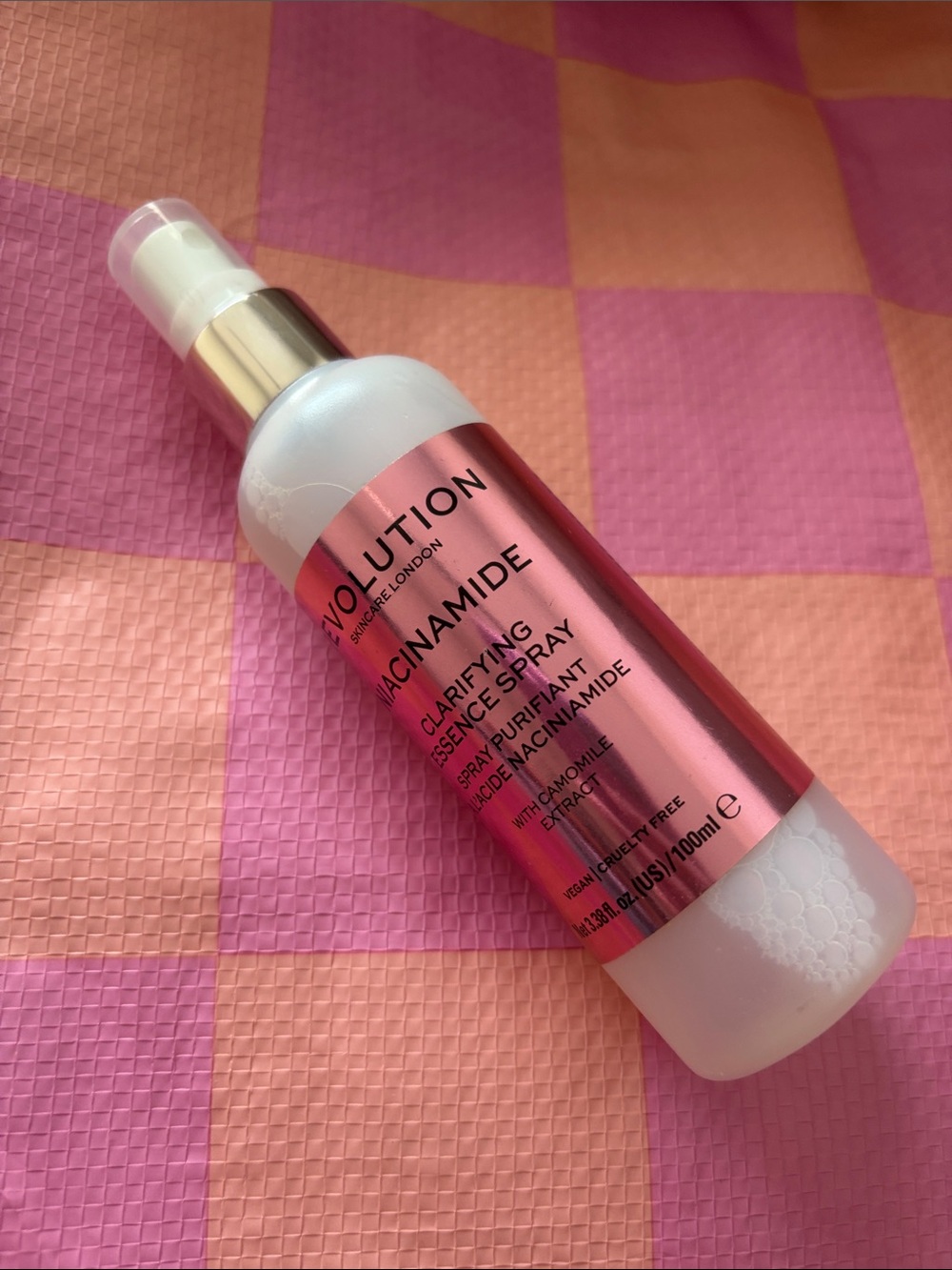 Revolution Niacinamide Clarifying Face Spray - Metallic Pink